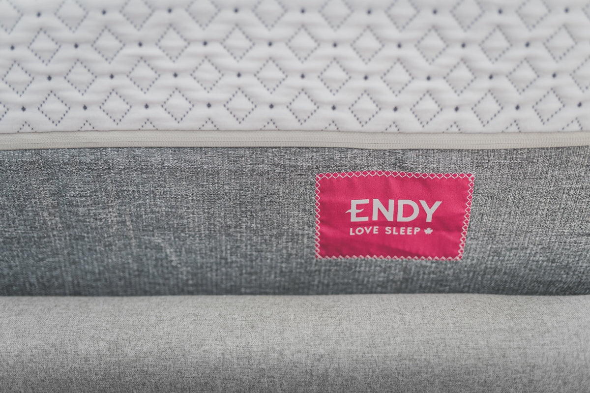a close up of the end of a mattress
