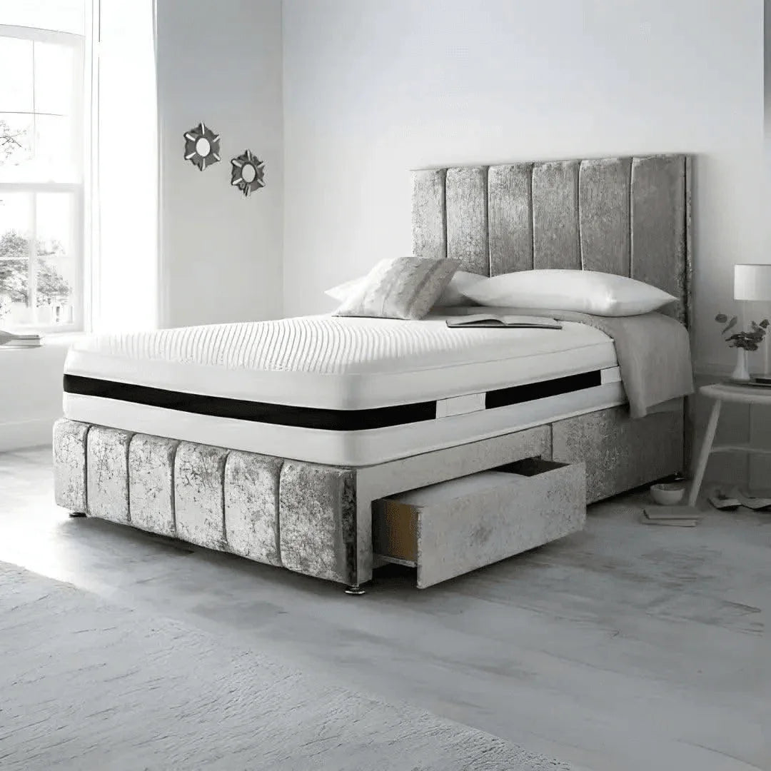 Comparing Minimalist versus Maximalist Bedroom Decor